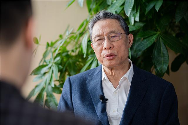 钟南山，无畏斗士领航中国战疫明灯