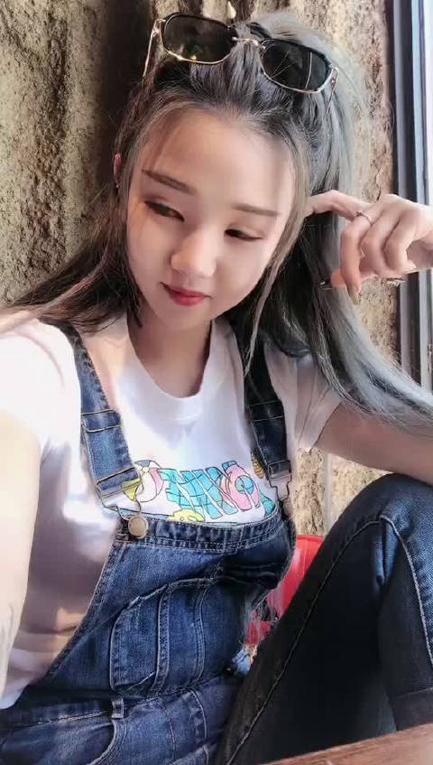 兮妹微博最新动态，青春活力与粉丝的互动时刻