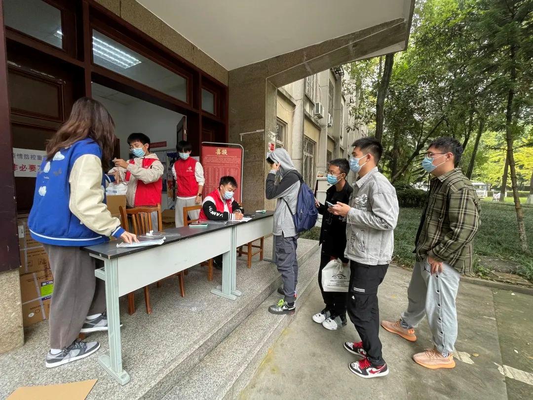 成都学校疫情安排新篇章，保障学生安全与健康的重要举措